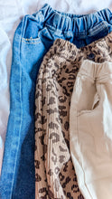 Load image into Gallery viewer, Leopard Slouchies