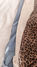 Load image into Gallery viewer, Leopard Dungs
