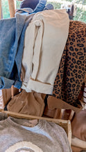 Load image into Gallery viewer, Leopard Dungs
