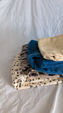 Load image into Gallery viewer, Leopard spotted slouchies
